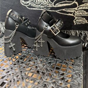 WIDOW DOLLS KILL DAMNED IF I DO PLATFORM MARY JANES